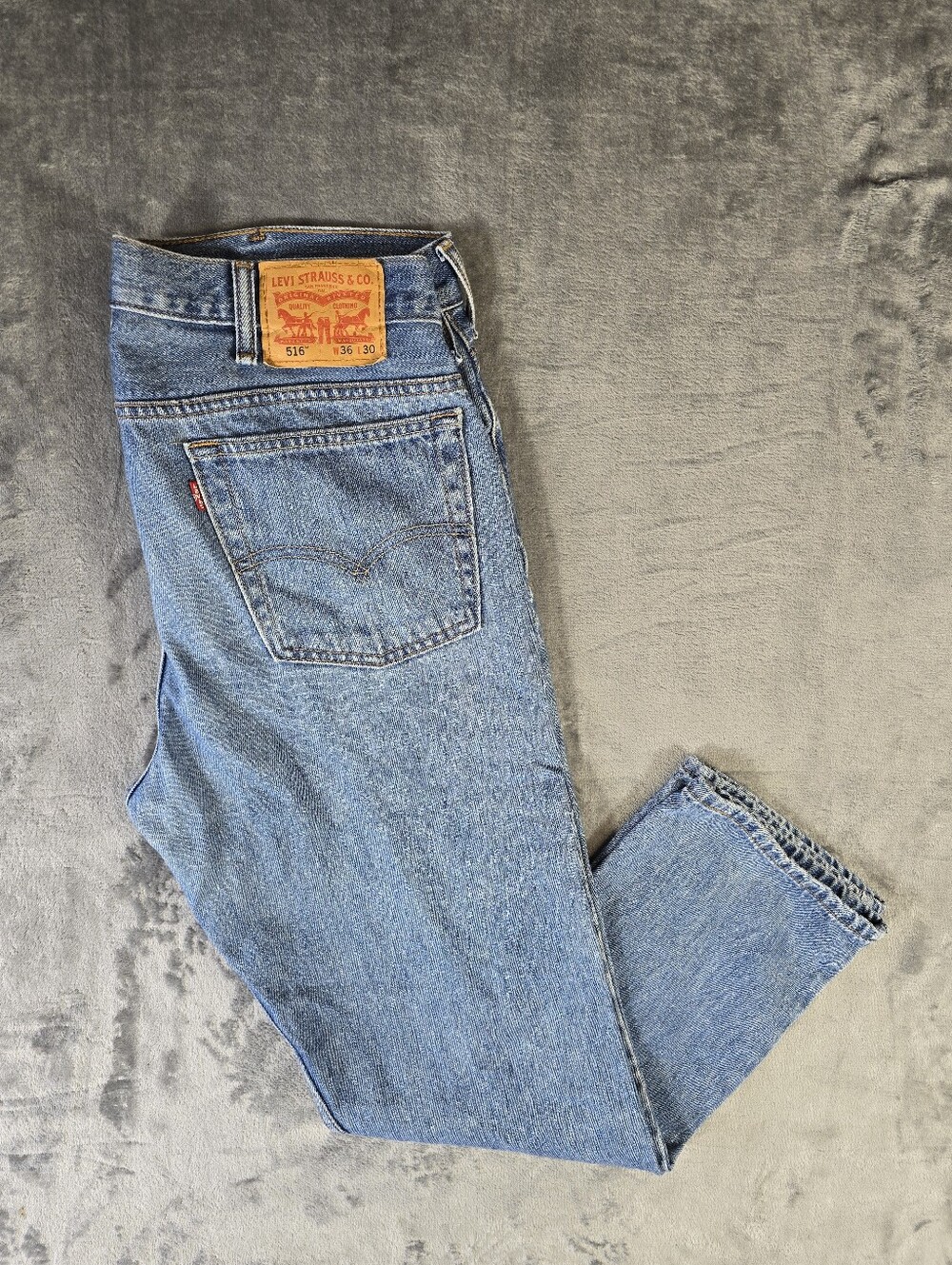 Levi's 516 Blue Denim Jeans Size 36x30 Light Wash Zip Fly Straight